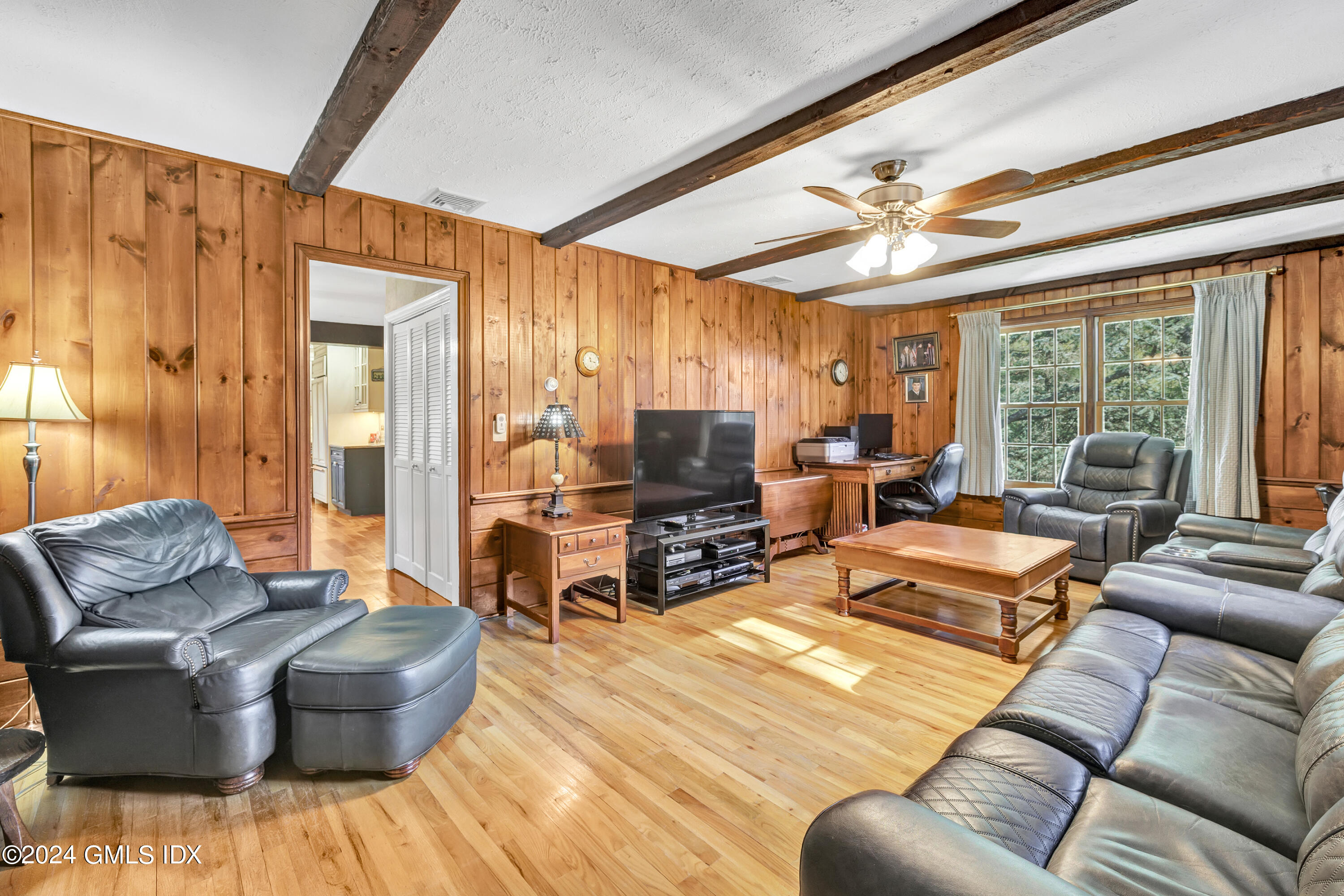 70 Glen Ridge Road Greenwich, CT 06831 - Photo 19 of 38 25