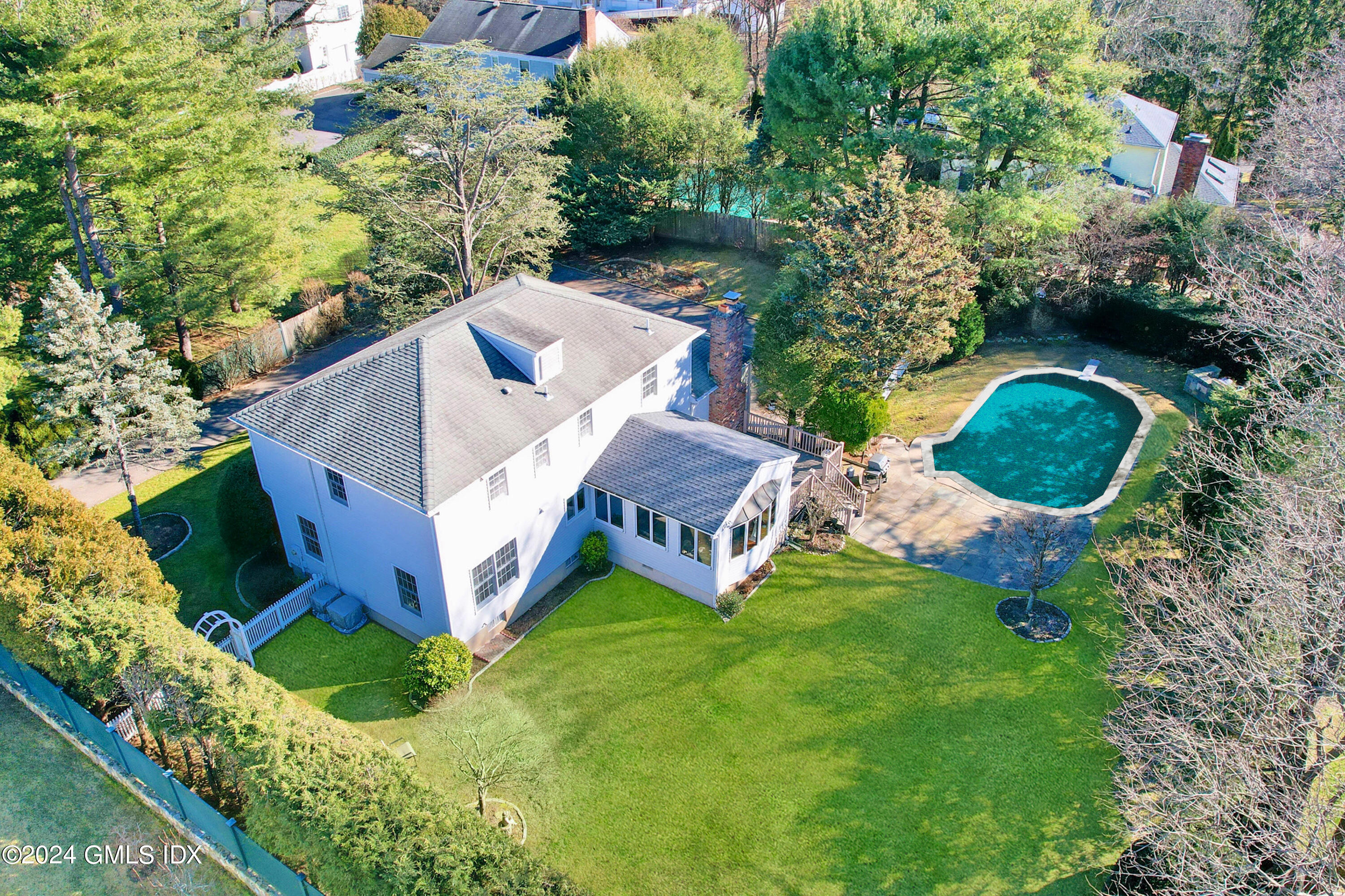 70 Glen Ridge Road Greenwich, CT 06831 - Photo 3 of 38 3
