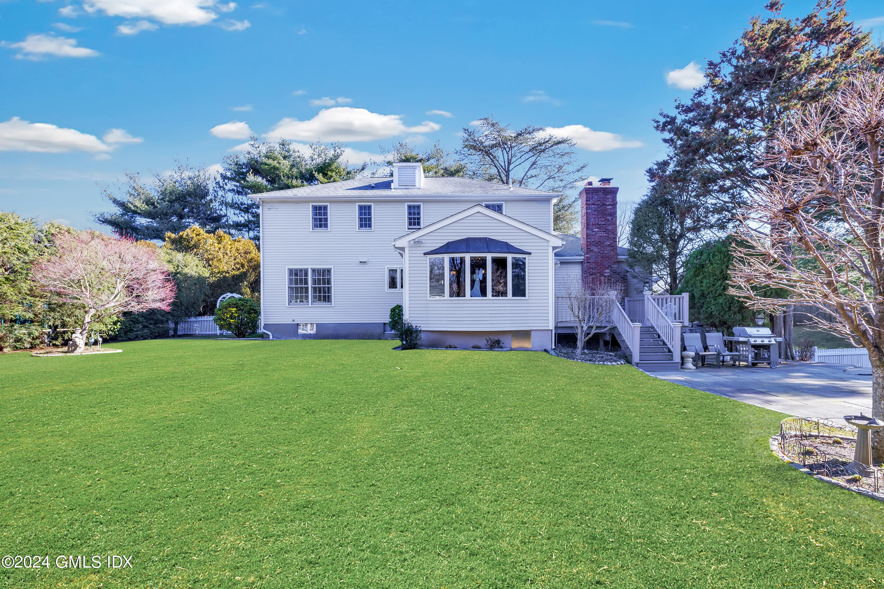 70 Glen Ridge Road Greenwich, CT 06831 - Photo 4 of 38 4 (1)