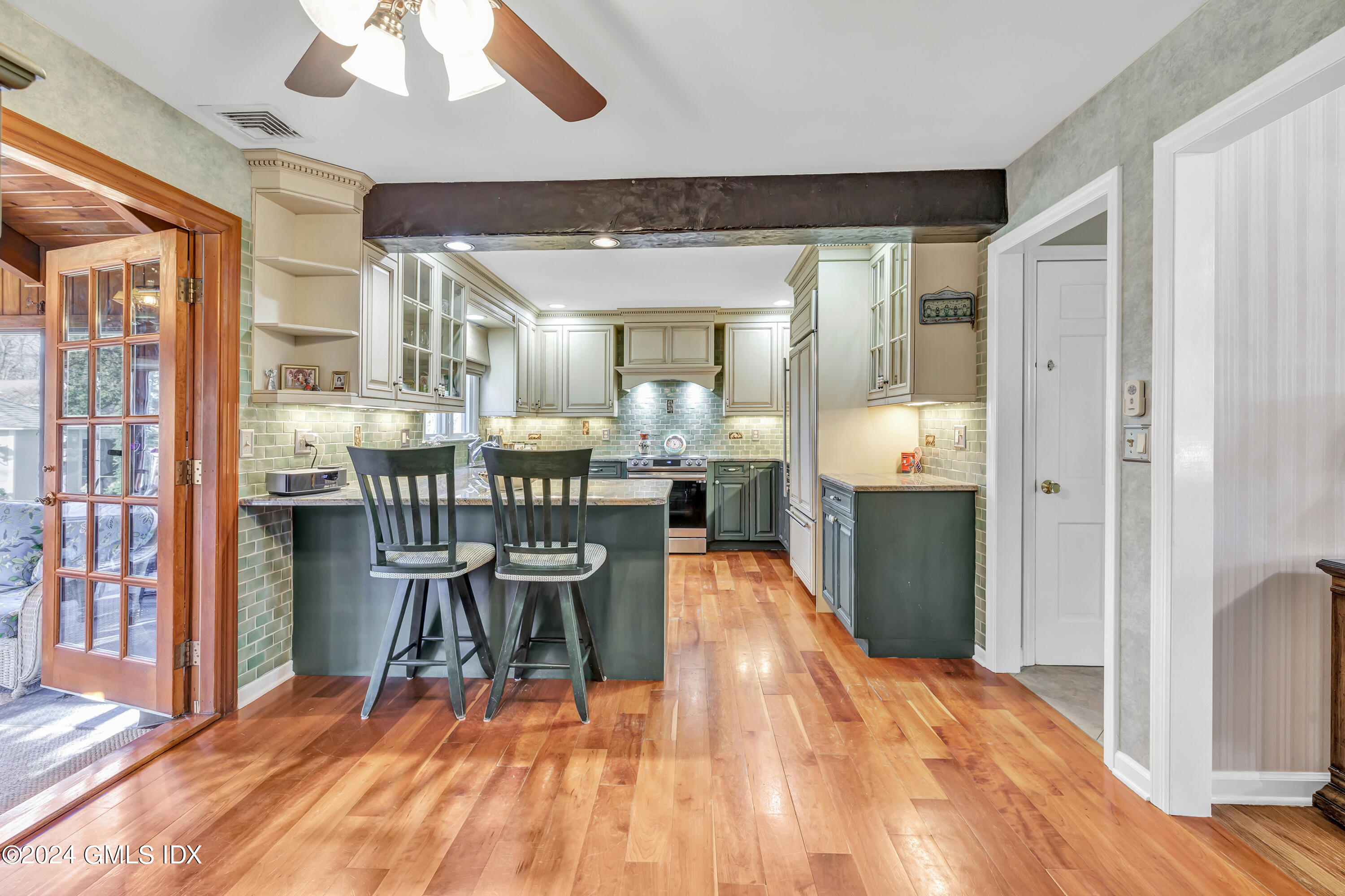 70 Glen Ridge Road Greenwich, CT 06831 - Photo 7 of 38 14
