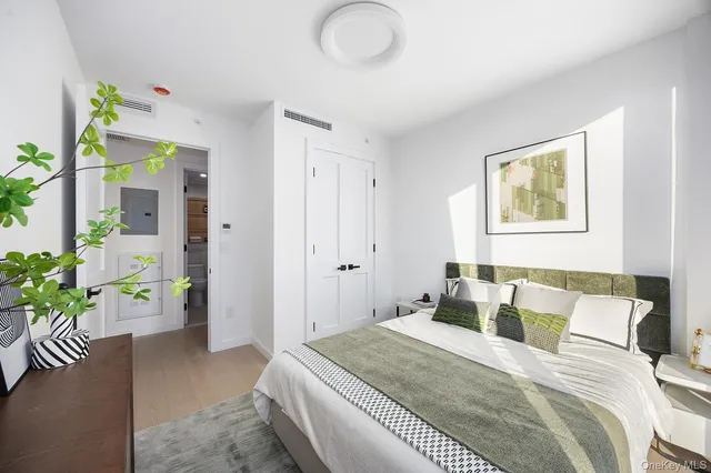 $678,000 | 35-30 146th Street, Unit 504 | Murray Hill - Flushing