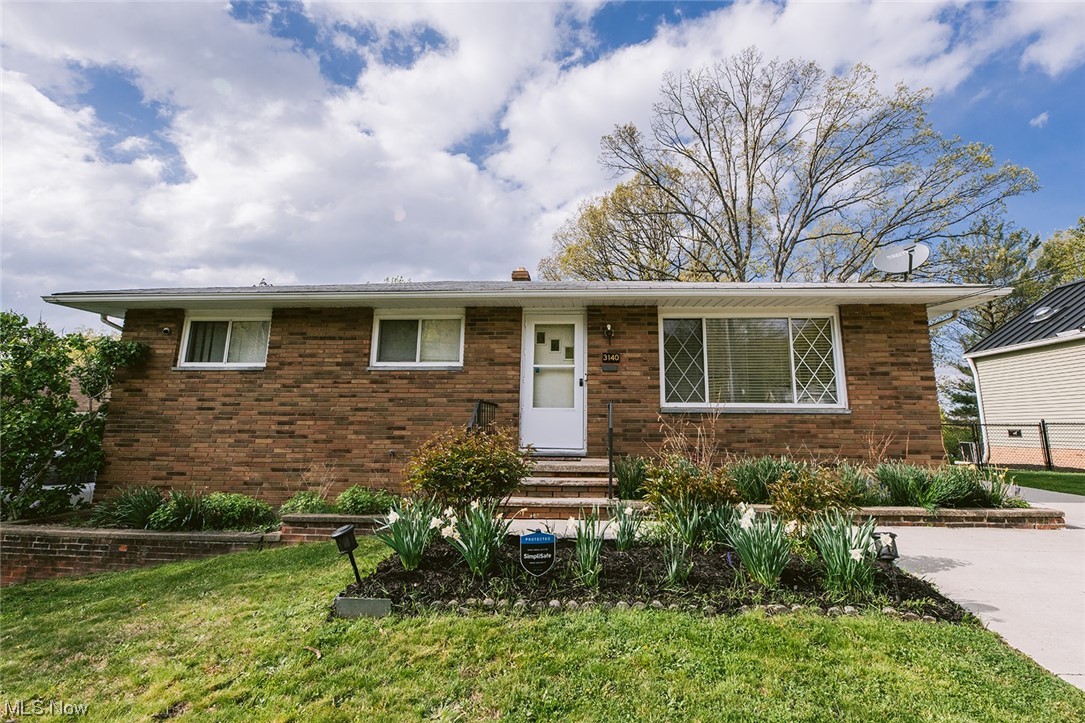 3140 West Ridgewood Drive Cleveland, OH 44134 - Photo 1 of 24