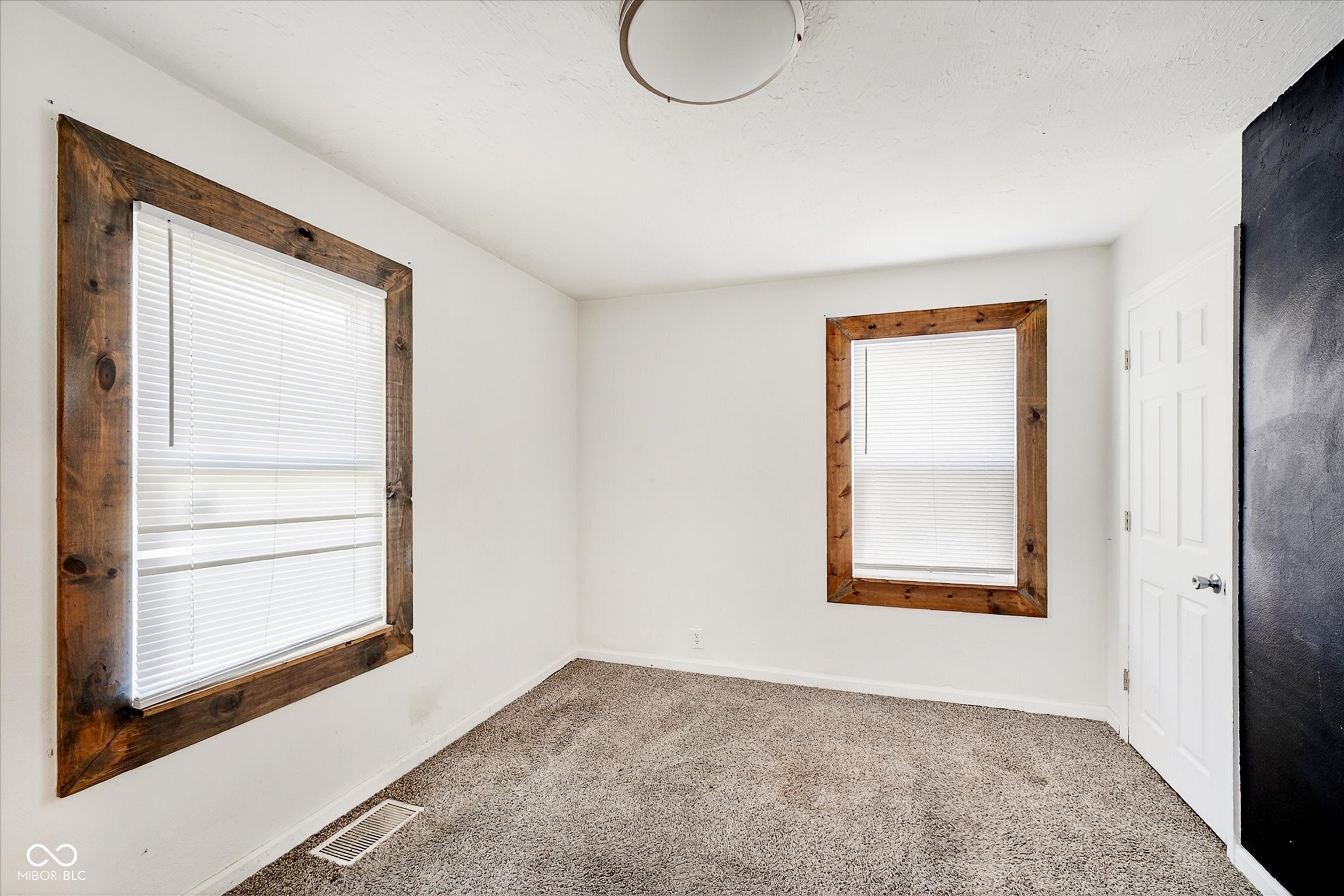 4012 Brown Street Anderson, IN 46013 - Photo 7 of 14