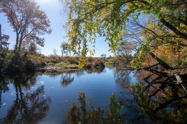 $3,275 | 242 Main Street, Unit 206, Millis, MA 02054