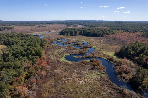 $3,275 | 242 Main Street, Unit 206, Millis, MA 02054