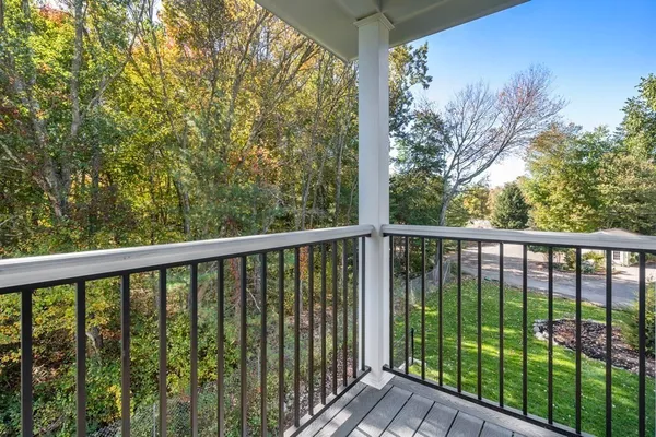 $3,275 | 242 Main Street, Unit 206, Millis, MA 02054