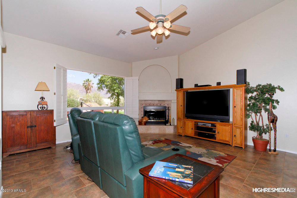 365 North Muleshoe Road Apache Junction, AZ 85119 - Photo 16 of 54 Open family room with views