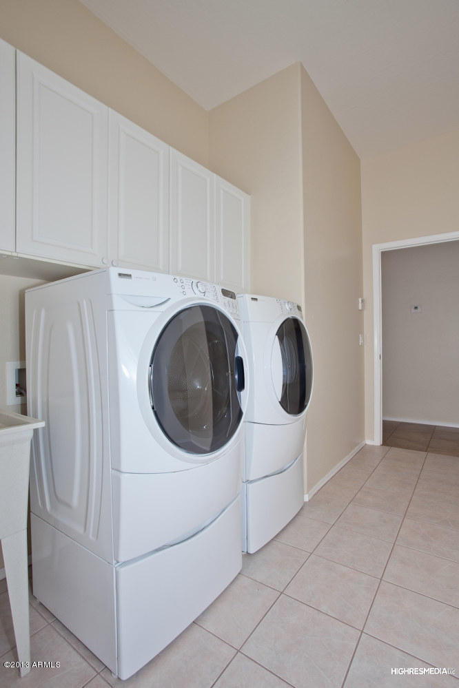365 North Muleshoe Road Apache Junction, AZ 85119 - Photo 50 of 54 a utility room with dryer and washer
