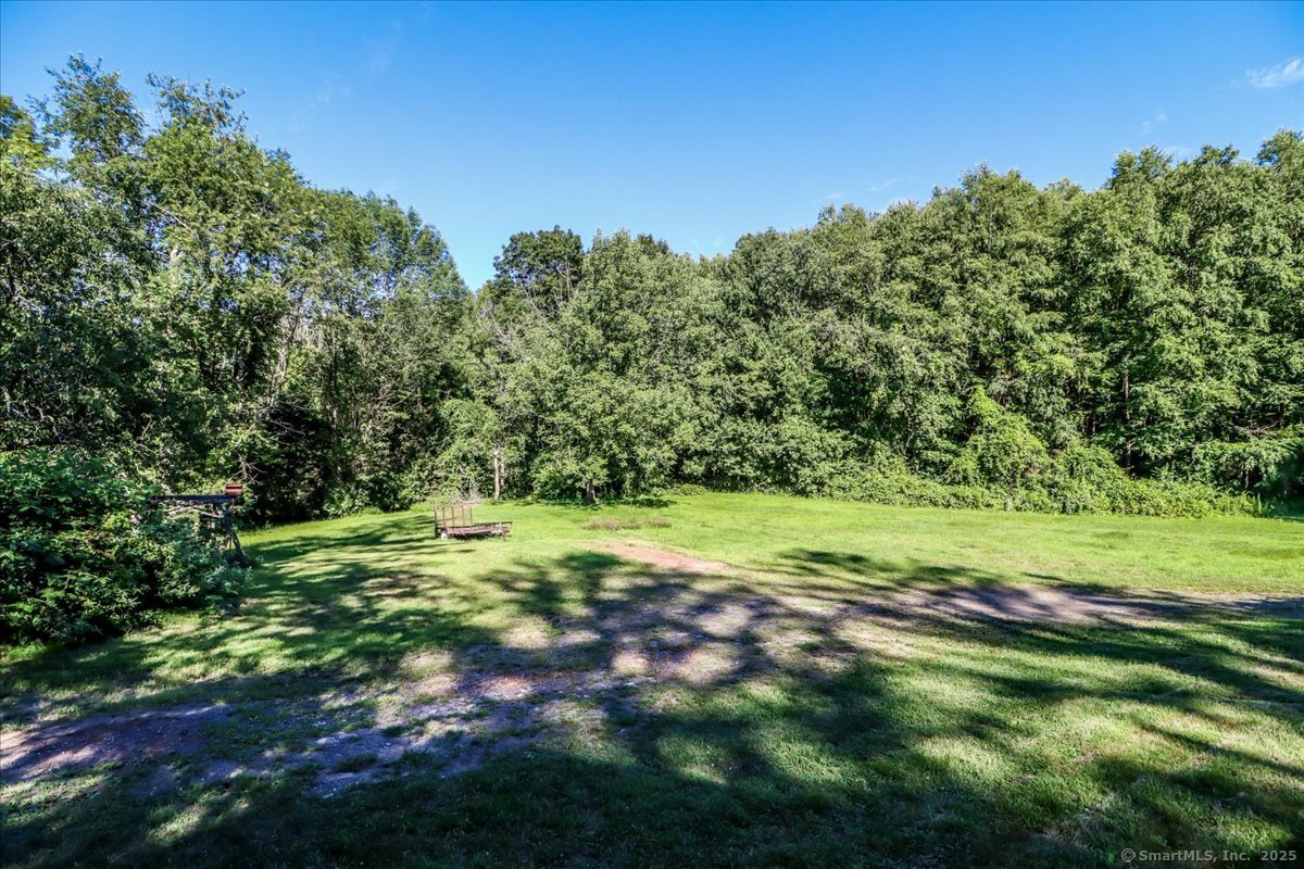 16 Farrell Road Newtown, CT 06470 - Photo 7 of 38