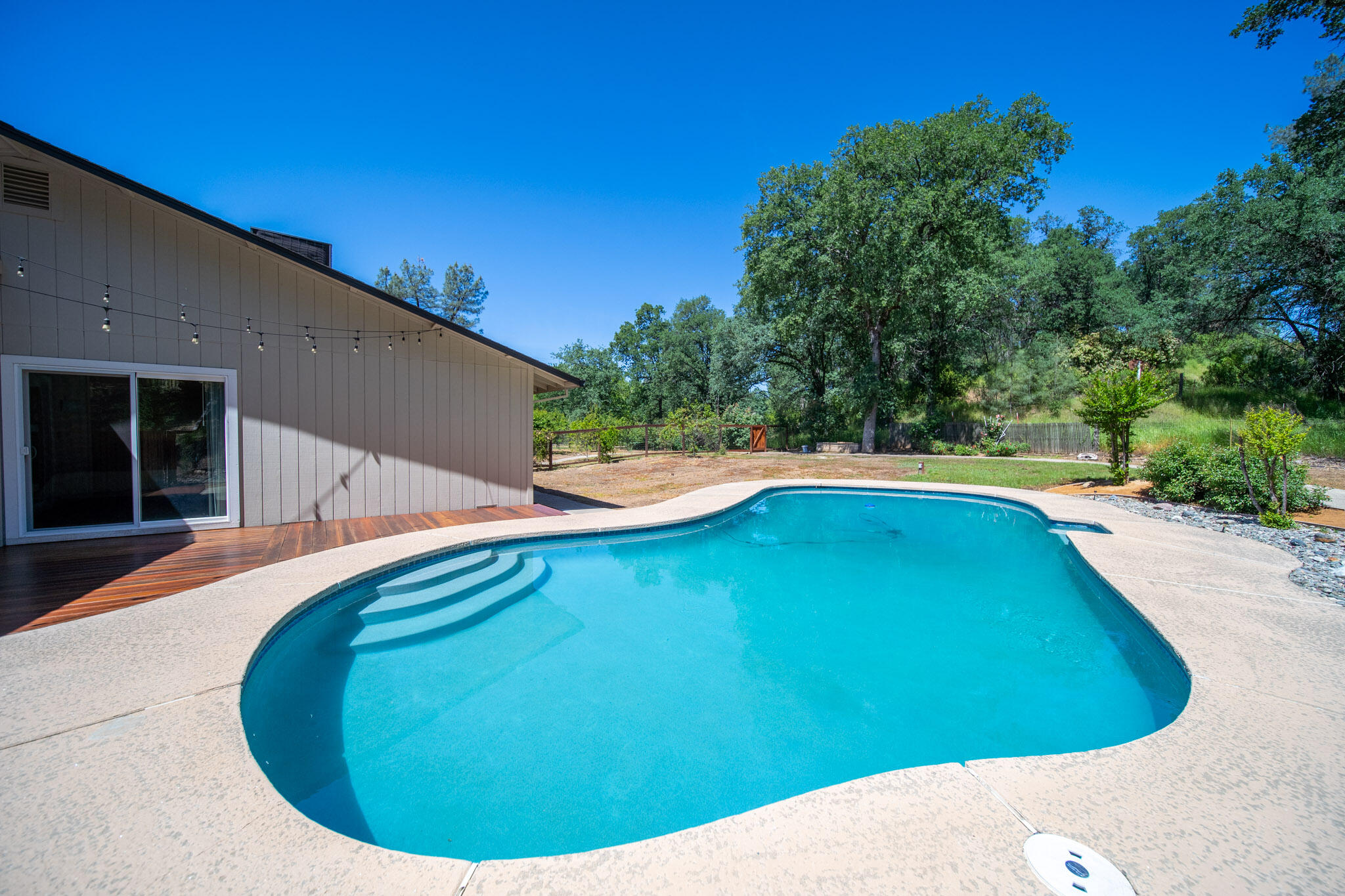 20035 Old Alturas Road Redding, CA 96003 - Photo 24 of 36 20035Sandy-09