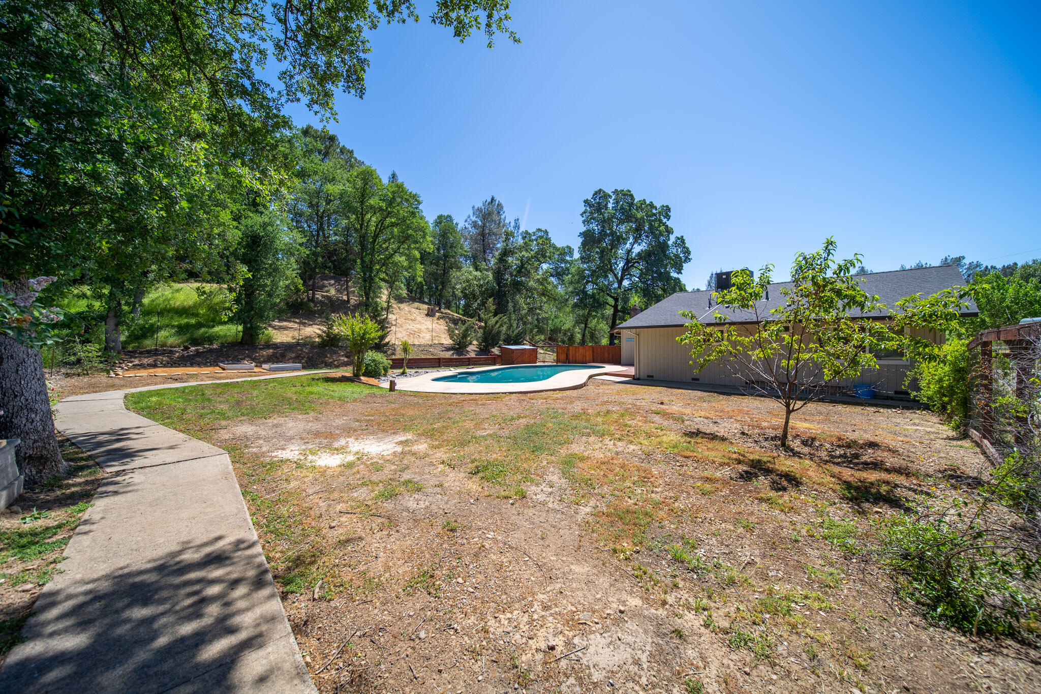 20035 Old Alturas Road Redding, CA 96003 - Photo 29 of 36 20035Sandy-06