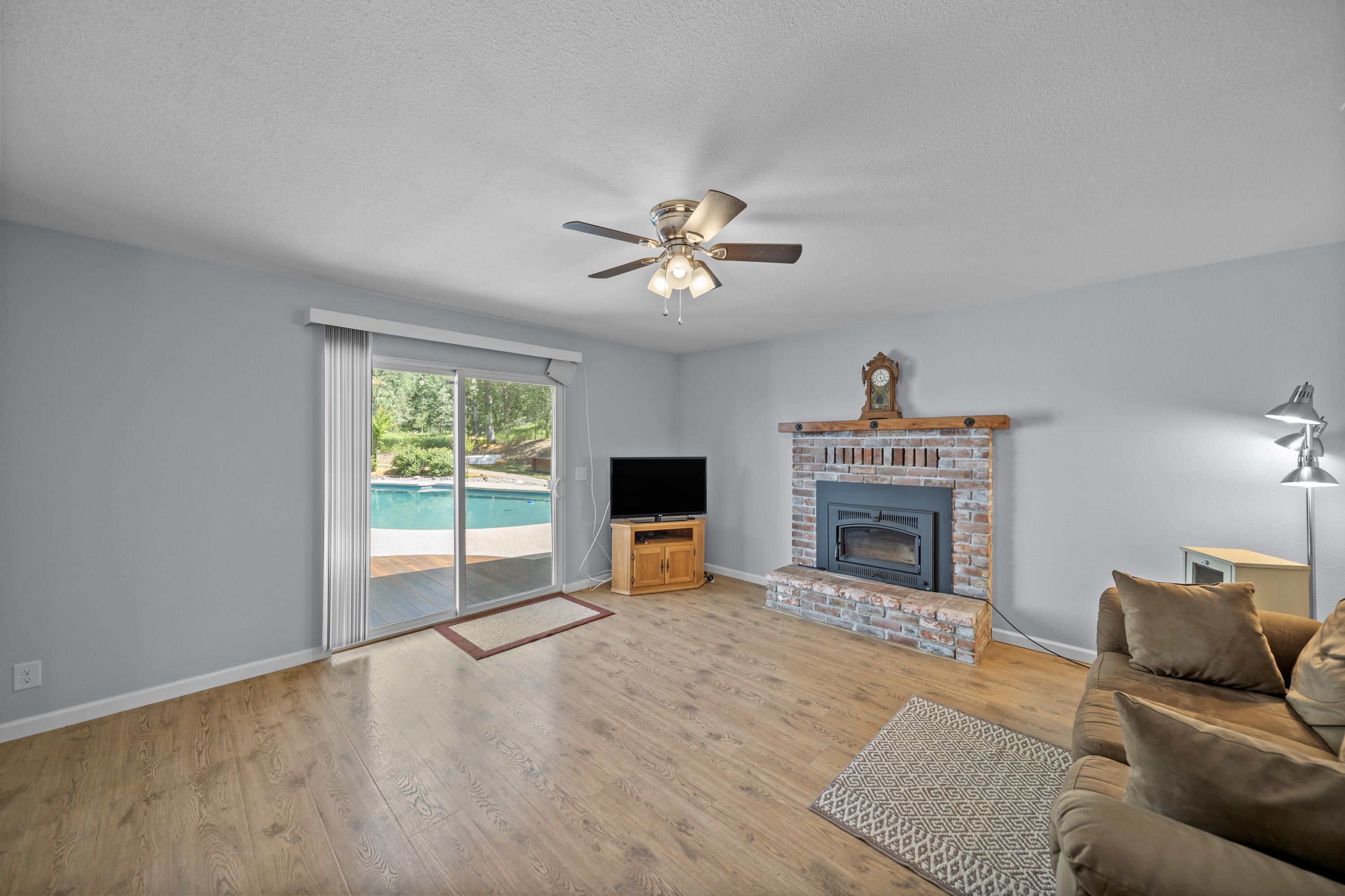 20035 Old Alturas Road Redding, CA 96003 - Photo 10 of 36 DSC00469