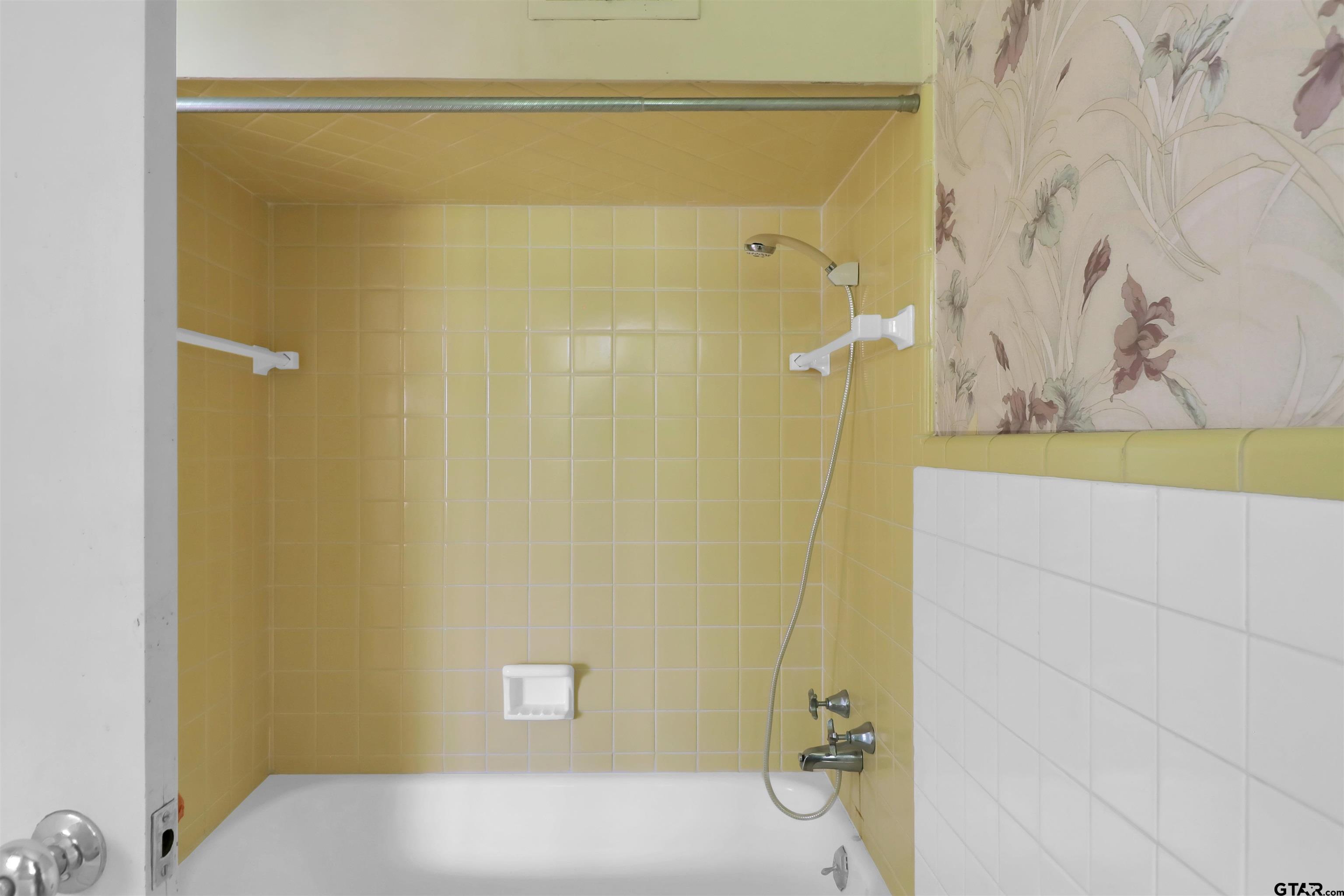 17645 East Us Highway Rusk, TX 75785 - Photo 21 of 31 a bathroom with a shower