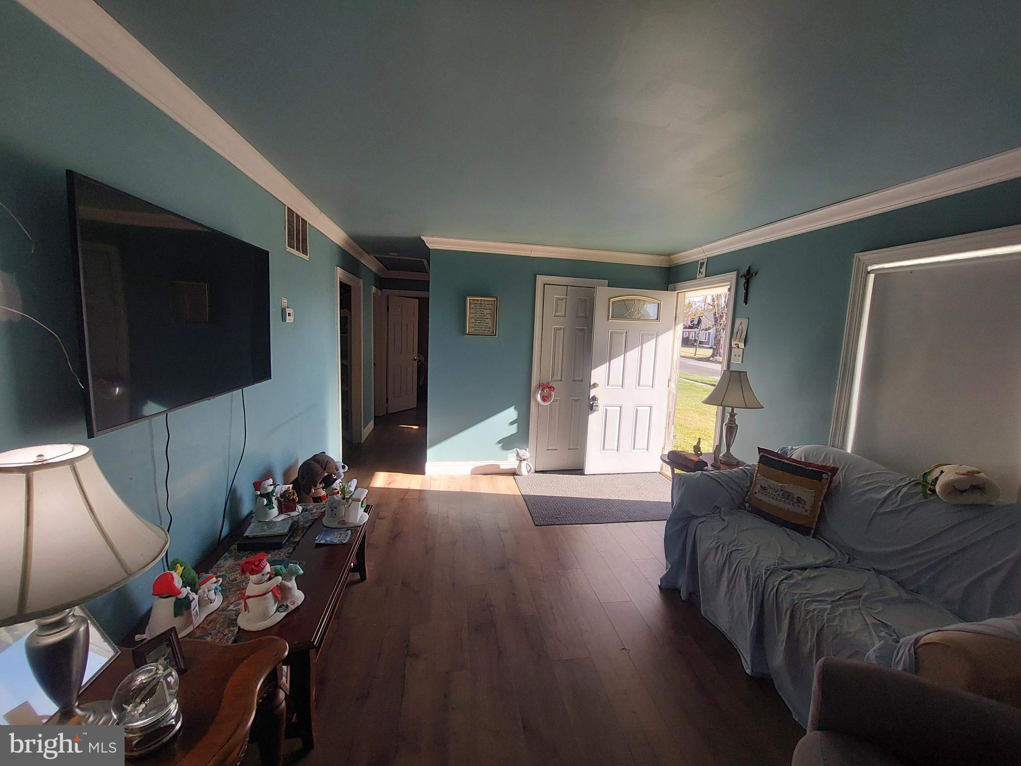 2716 Berwyn Road Bensalem, PA 19020 - Photo 8 of 25 living room