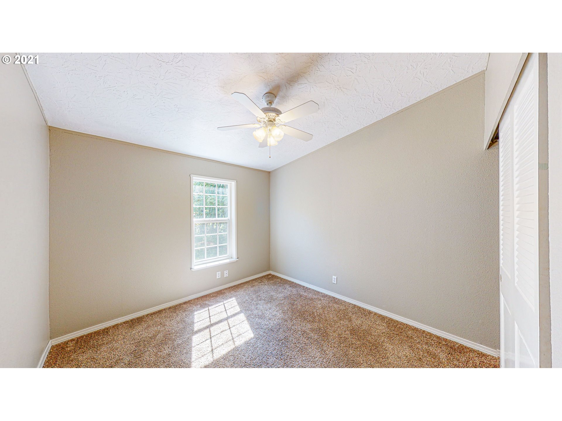 63899 Wallace Road Coos Bay, OR 97420 - Photo 17 of 27 Gallery Image 17
