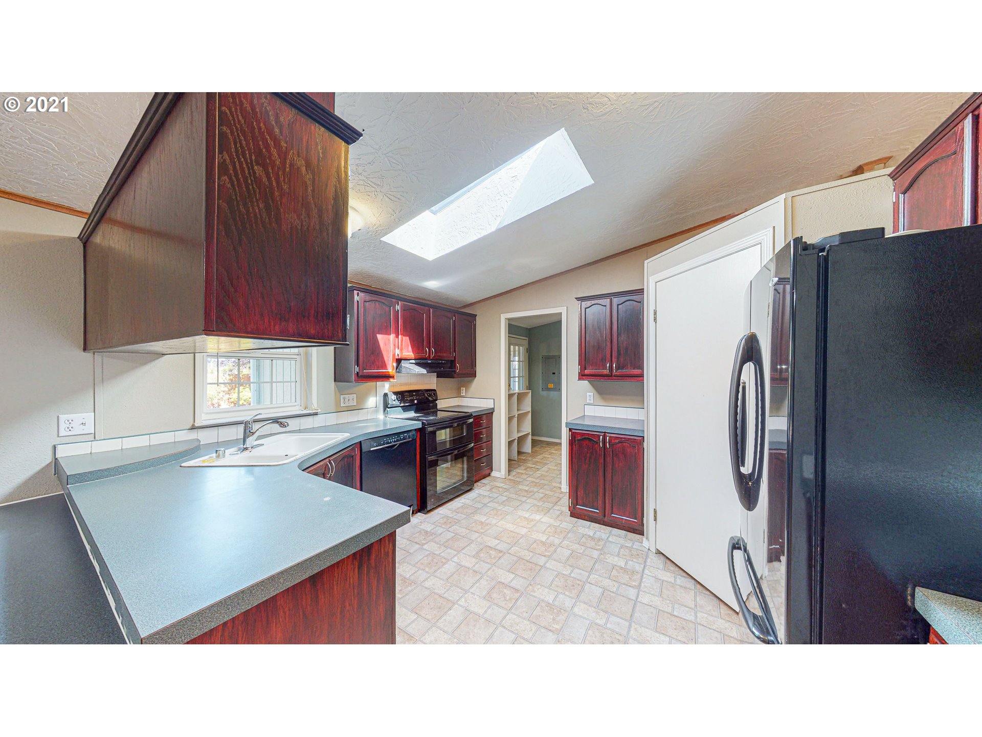 63899 Wallace Road Coos Bay, OR 97420 - Photo 8 of 27 Gallery Image 8