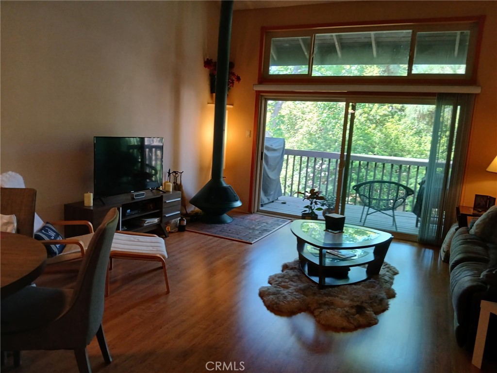 7890 East Spring Street, Unit 17P Long Beach, CA 90815 - Photo 2 of 14 LIVING ROOM