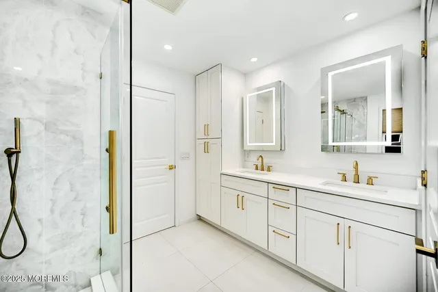 $1,050,000 | 29 Bristol Road, Manalapan, NJ 07726