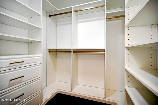 $1,050,000 | 29 Bristol Road, Manalapan, NJ 07726