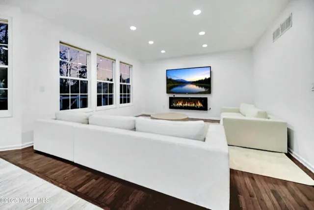 $1,050,000 | 29 Bristol Road, Manalapan, NJ 07726