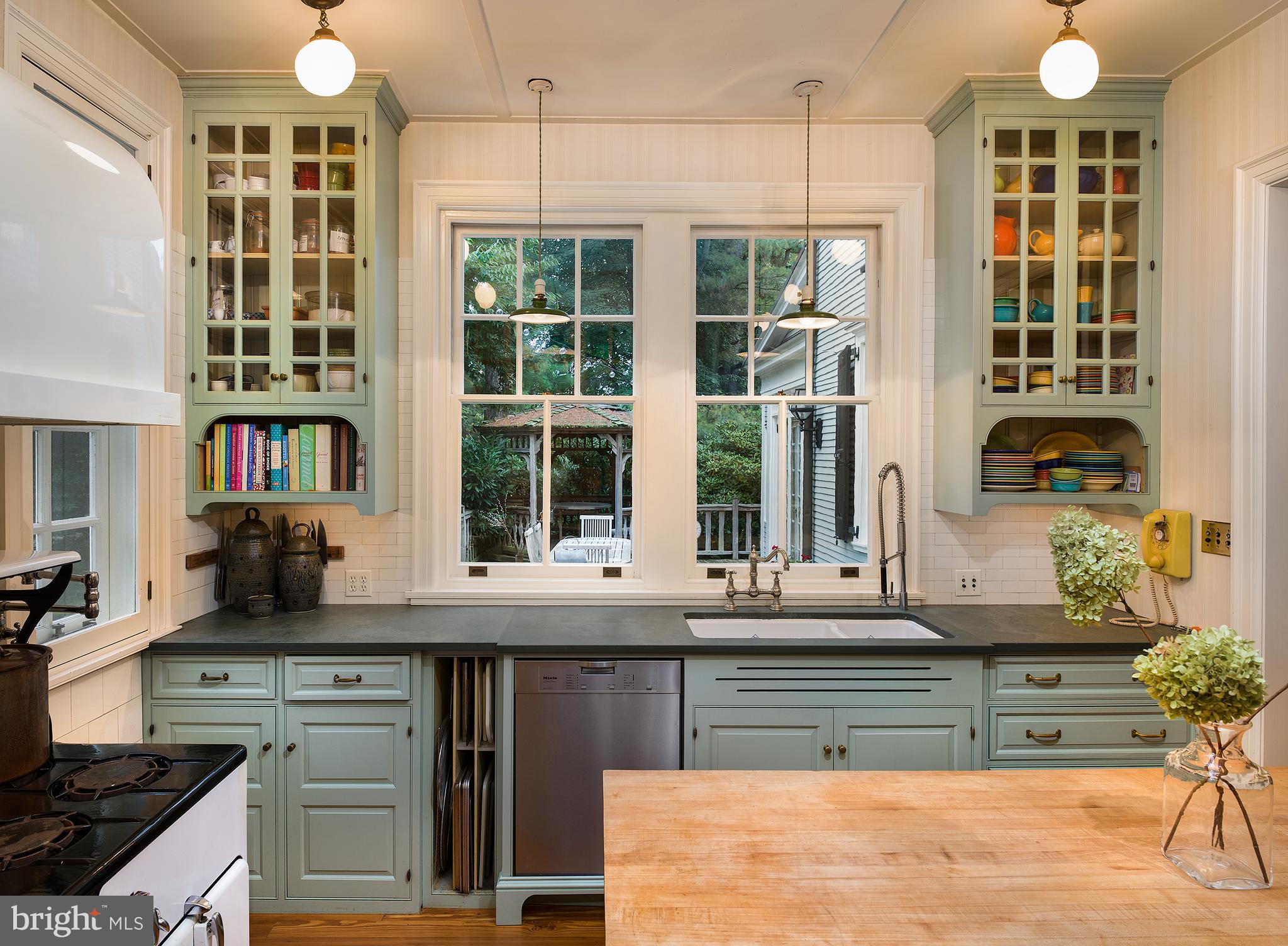 455 St Davids Avenue Wayne, PA 19087 - Photo 16 of 46 Kitchen
