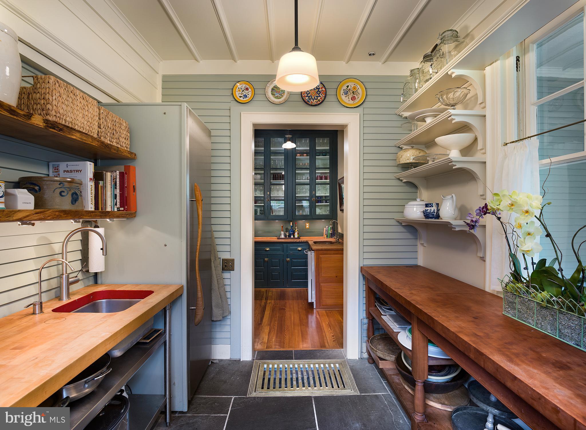 455 St Davids Avenue Wayne, PA 19087 - Photo 21 of 46 Butlers Pantry