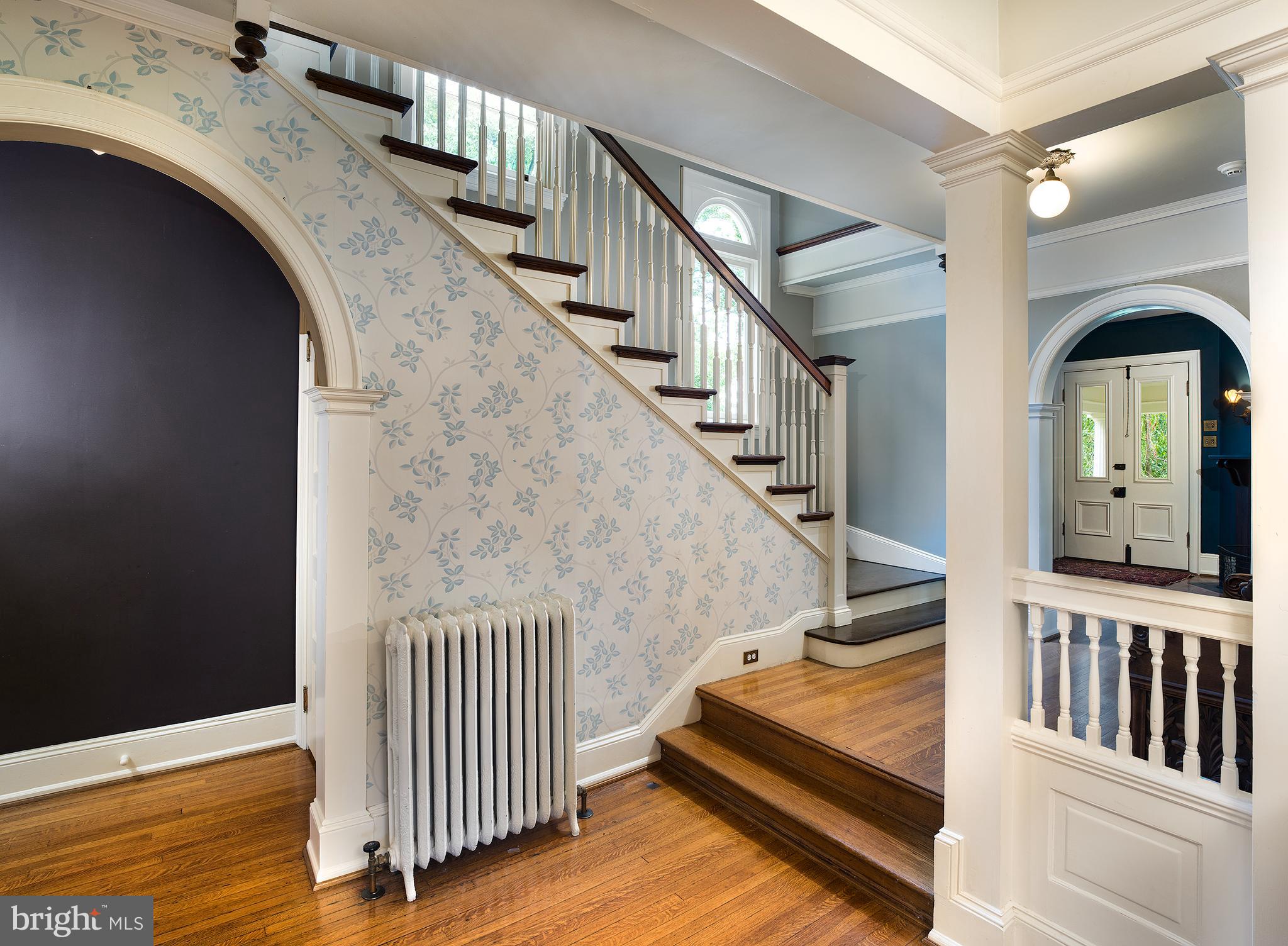 455 St Davids Avenue Wayne, PA 19087 - Photo 8 of 46 Foyer