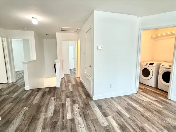 $2,000 | 529 West Metcalfe Street, Hutto, TX 78634