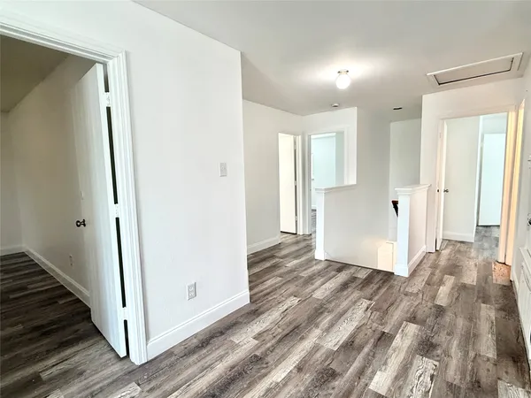 $2,000 | 529 West Metcalfe Street, Hutto, TX 78634