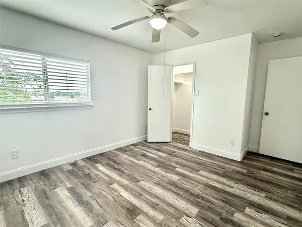 $2,000 | 529 West Metcalfe Street, Hutto, TX 78634