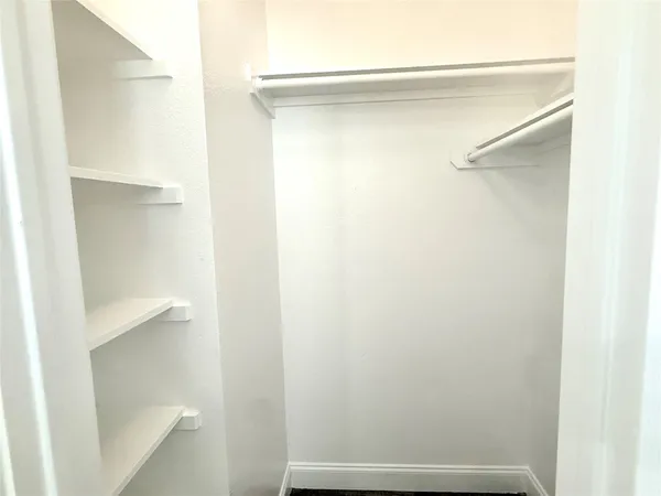 $2,000 | 529 West Metcalfe Street, Hutto, TX 78634