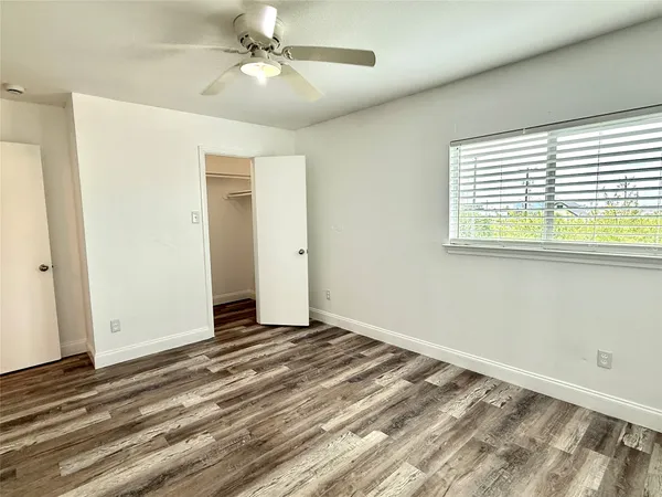 $2,000 | 529 West Metcalfe Street, Hutto, TX 78634