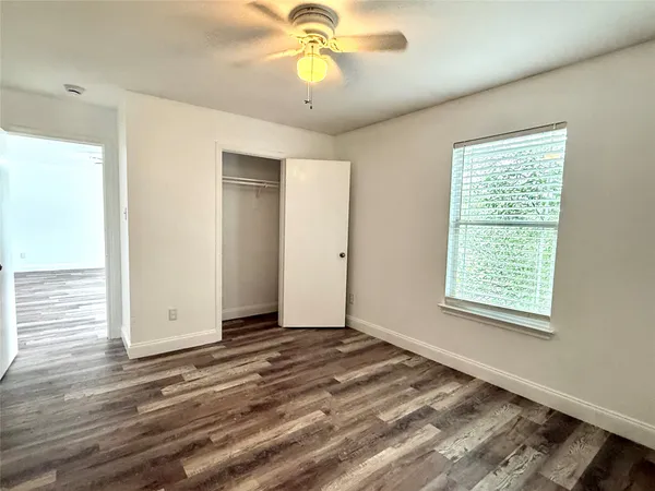 $2,000 | 529 West Metcalfe Street, Hutto, TX 78634