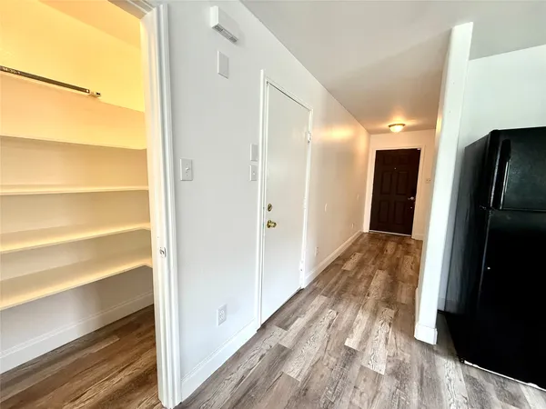 $2,000 | 529 West Metcalfe Street, Hutto, TX 78634