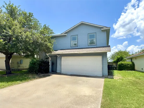 $2,000 | 529 West Metcalfe Street, Hutto, TX 78634