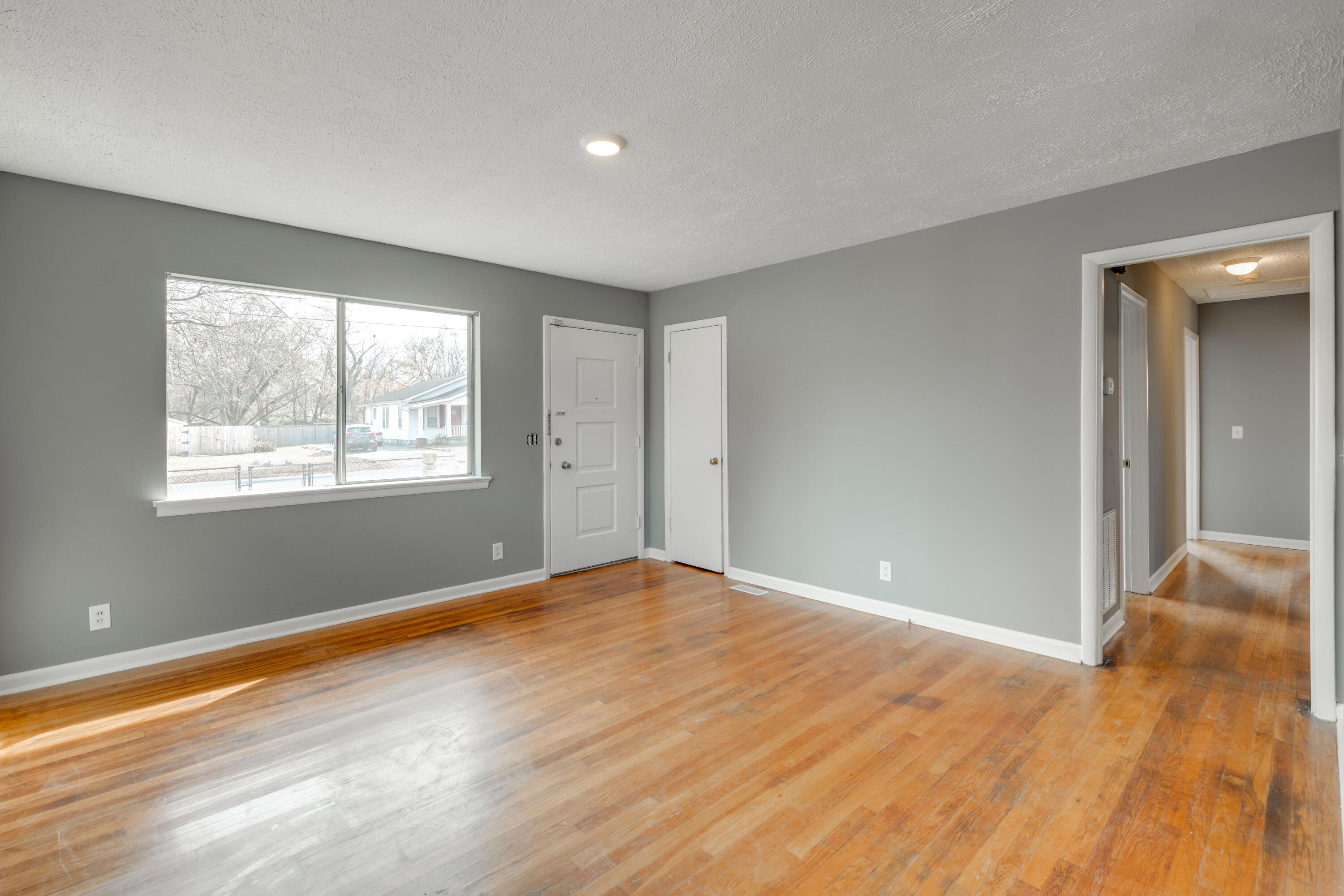 1601 South Mack Smith Road Chattanooga, TN 37412 - Photo 4 of 30 1396A354-486C-4D0A-944B-923C14111DCE