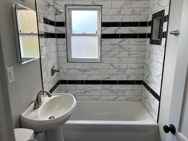 6119 West Spencer Place Milwaukee, WI 53218 - Photo 5 of 14 IMG_5315