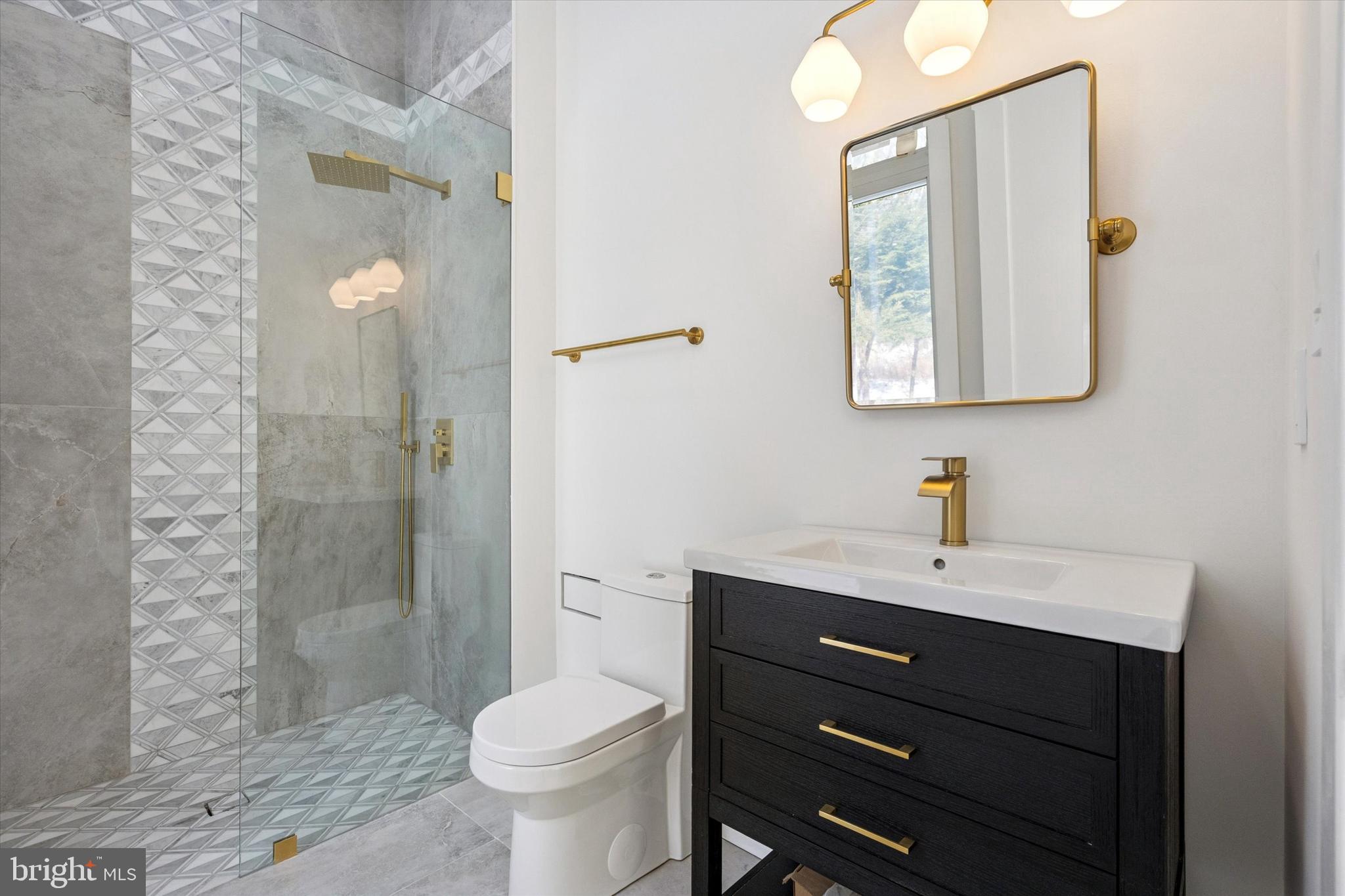 739 South Roberts Road Bryn Mawr, PA 19010 - Photo 13 of 29 FIRST FLOOR ENSUITE