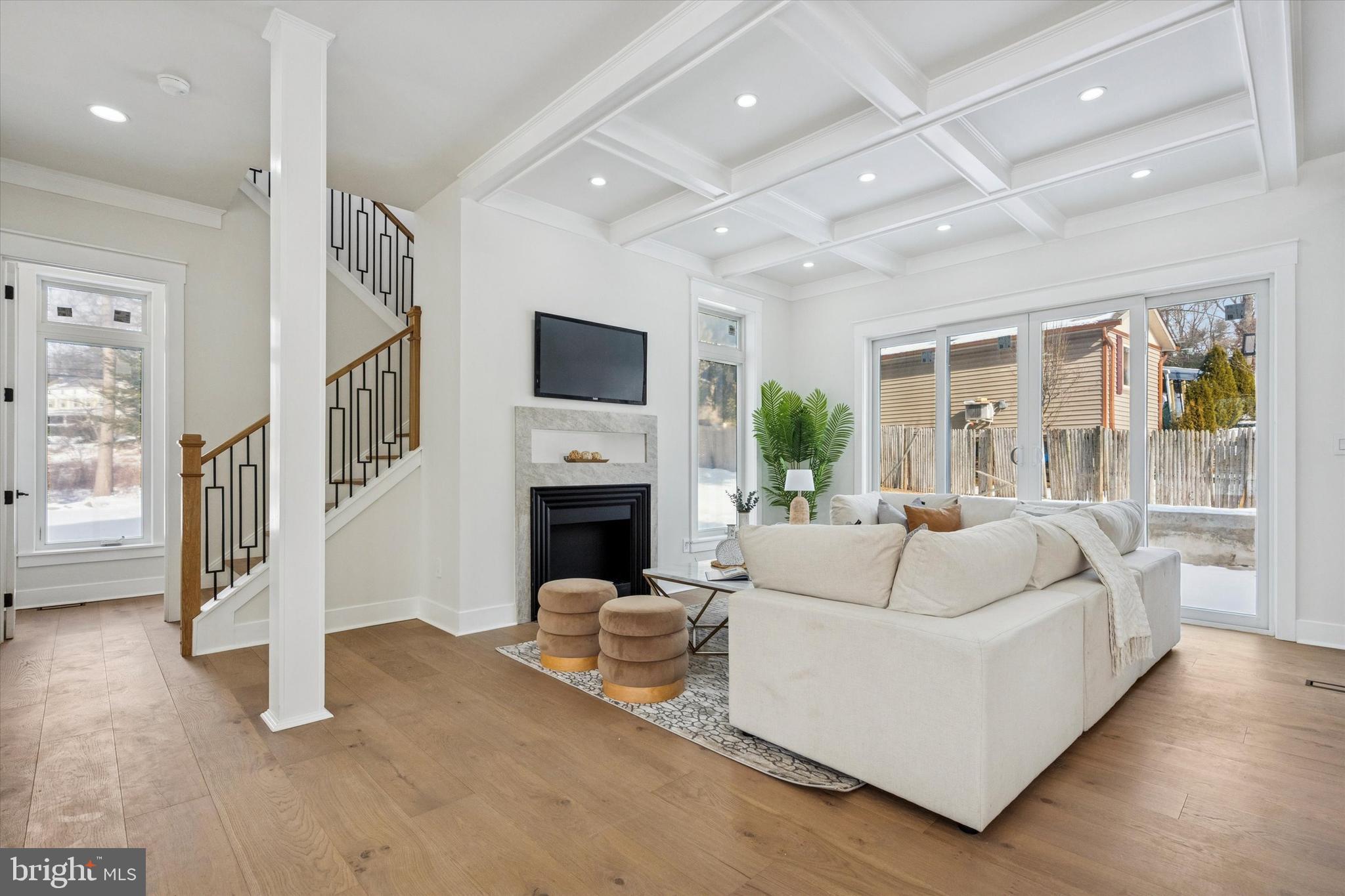 739 South Roberts Road Bryn Mawr, PA 19010 - Photo 4 of 29 BEAUTIFUL MILLWORK & FIREPLACE