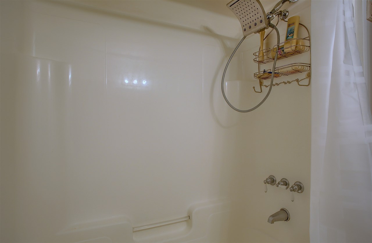 48660 Callens Road Chesterfield, MI 48047 - Photo 18 of 34