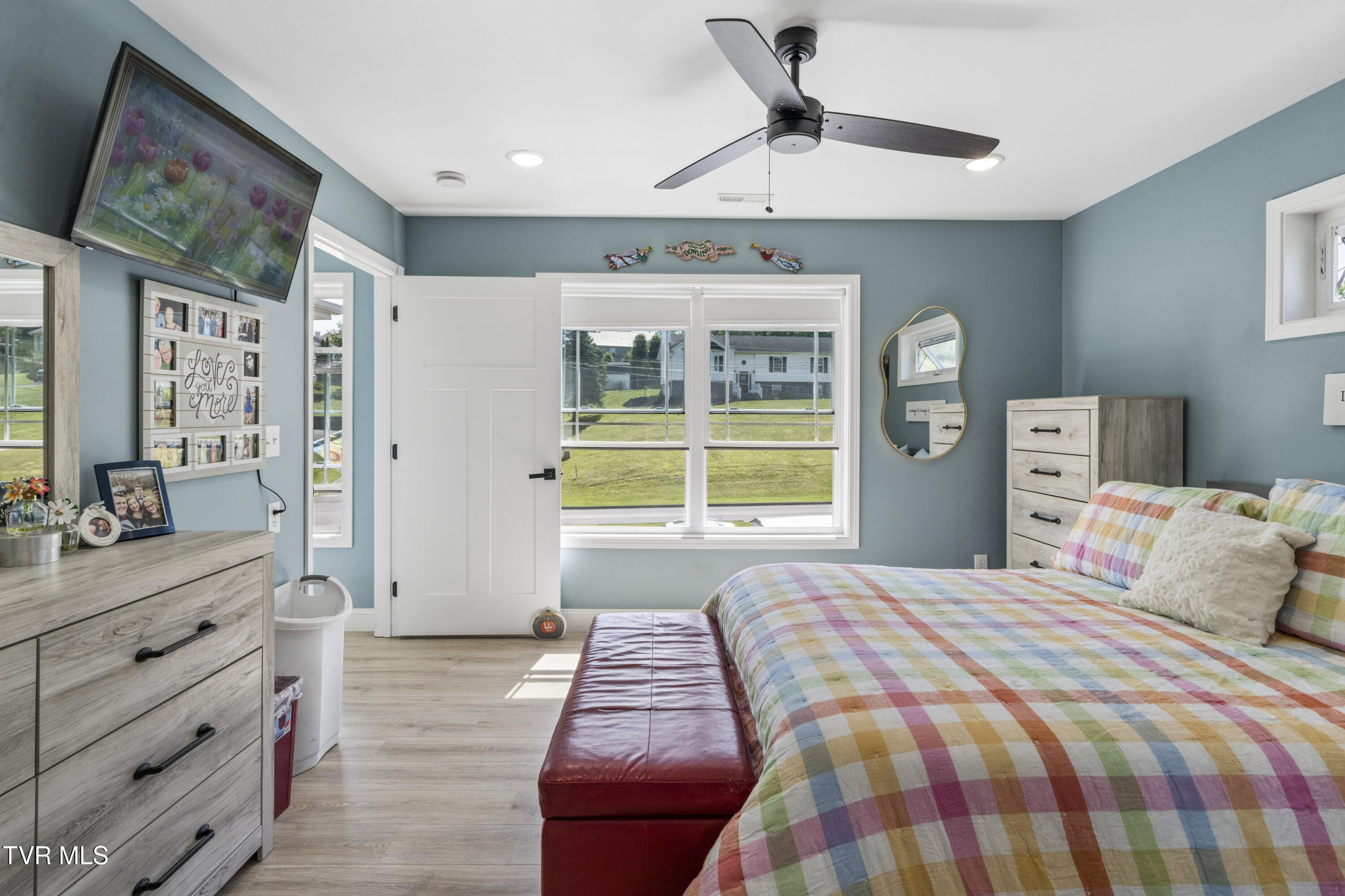 143 Stage Road Jonesborough, TN 37659 - Photo 22 of 48 Primary Bedroom