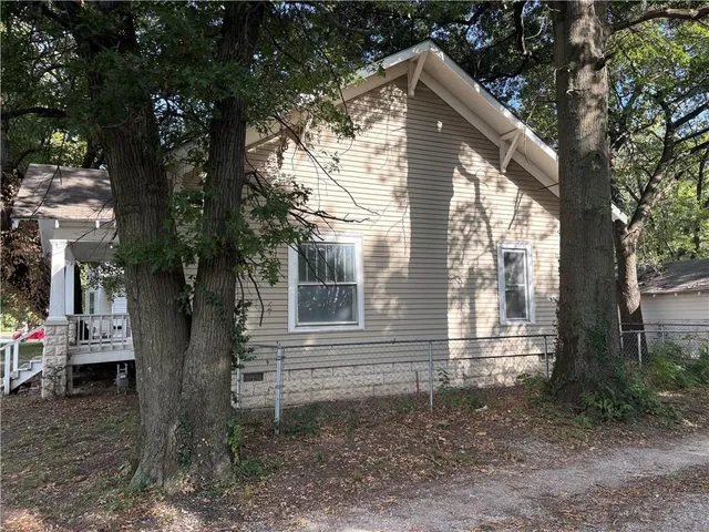 $79,900 | 406 East 8th Street, Pittsburg, KS 66762