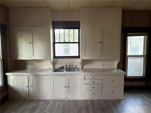 $79,900 | 406 East 8th Street, Pittsburg, KS 66762