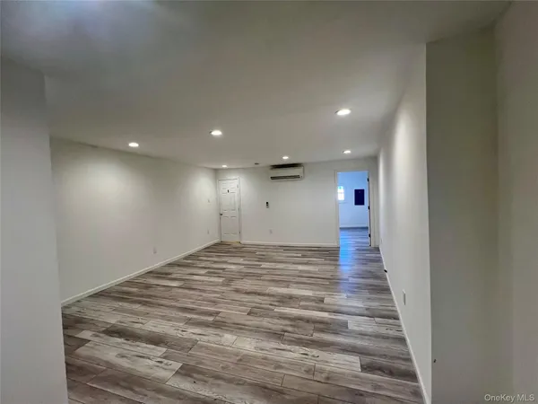 $2,995 | 356 Main Street, Unit 1, Farmingdale, NY 11735