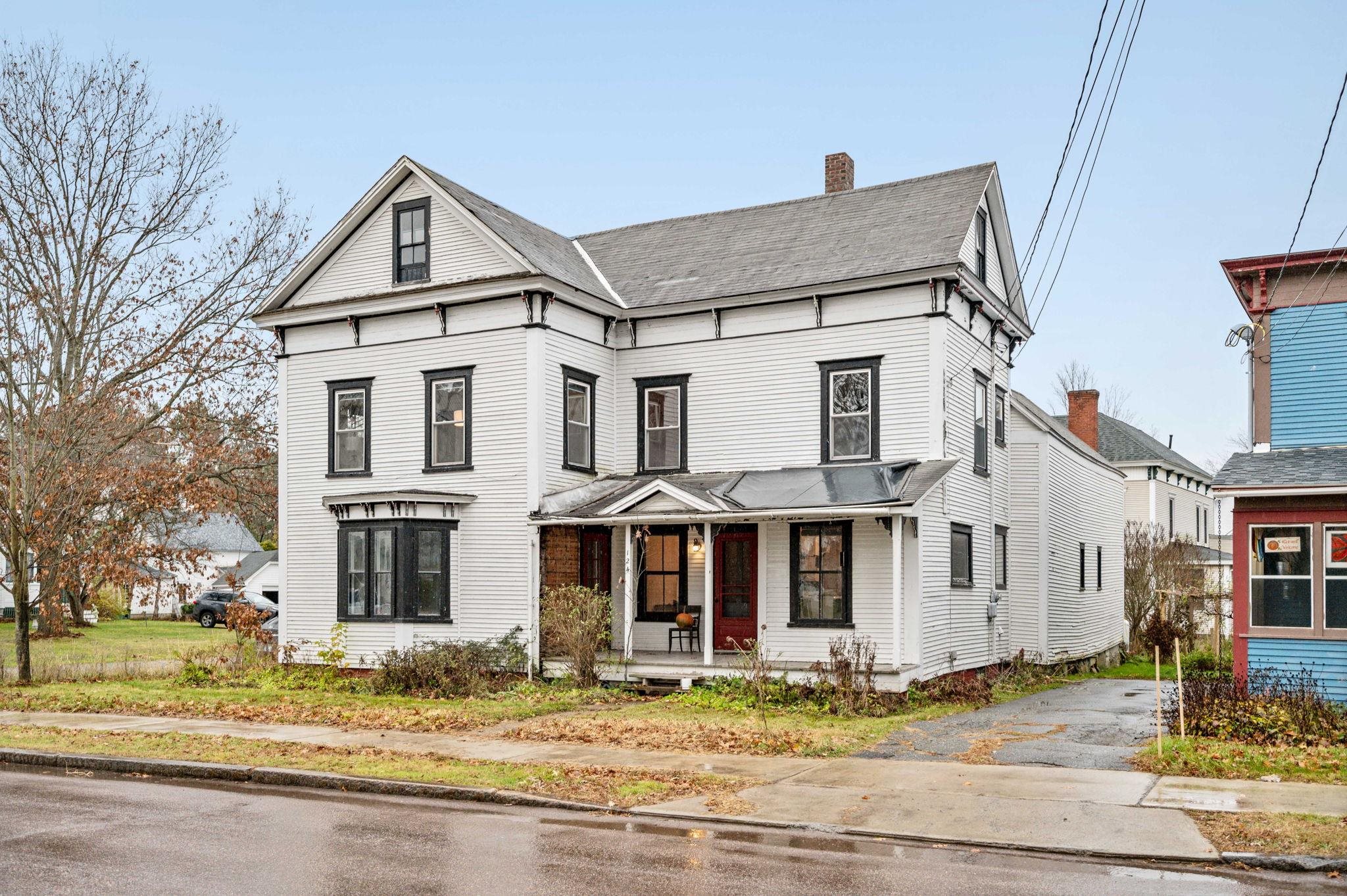 124 Congress Street Morristown, VT 05661 - Photo 2 of 32