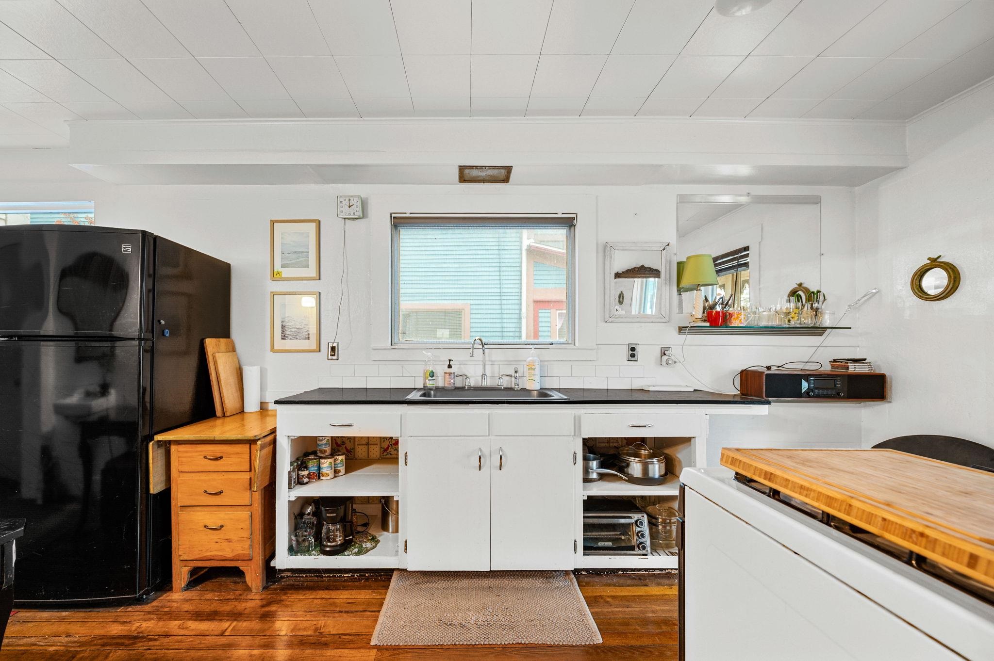 124 Congress Street Morristown, VT 05661 - Photo 6 of 32