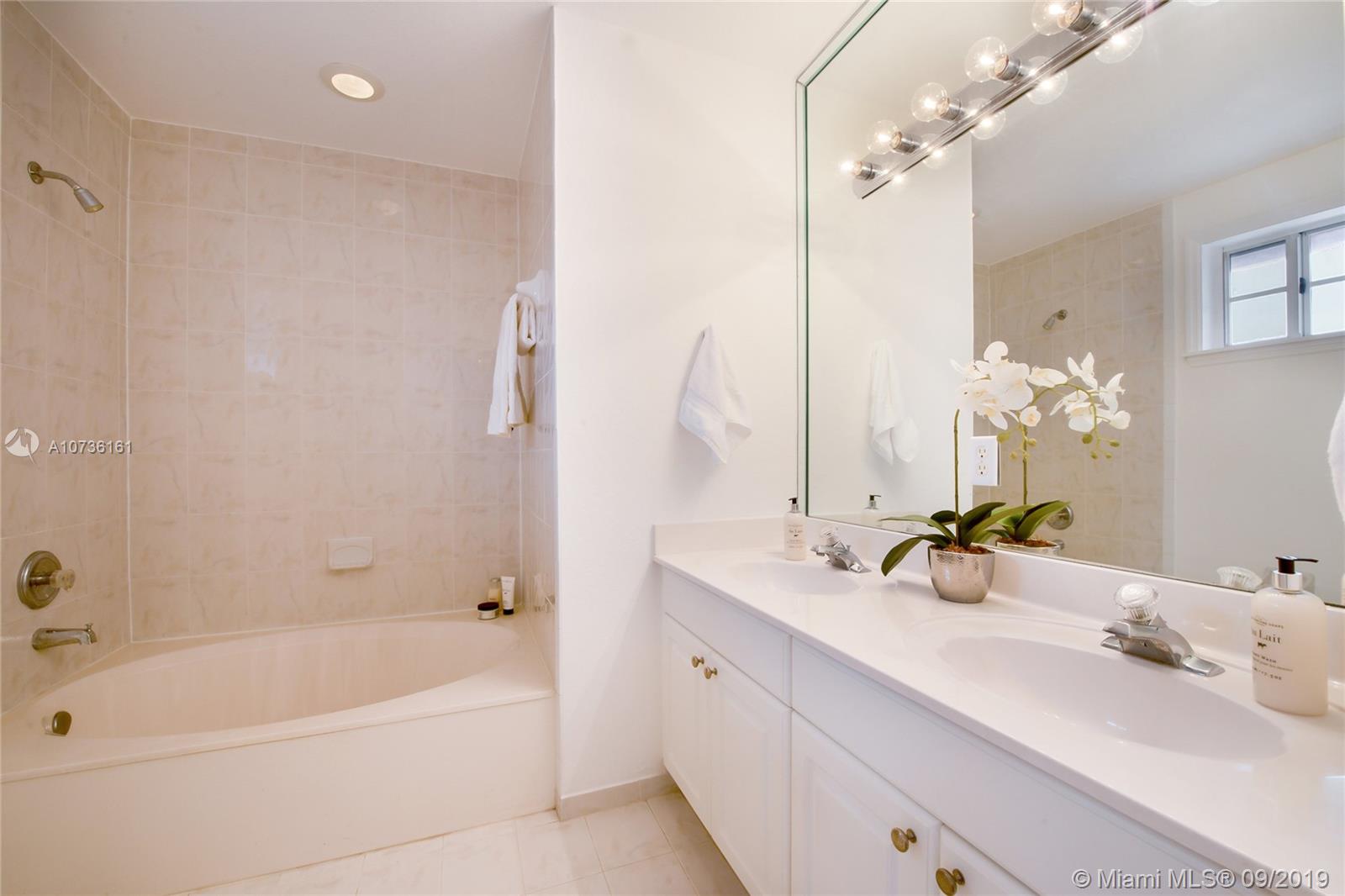 9481 Southwest 78th Avenue Miami, FL 33156 - Photo 6 of 11