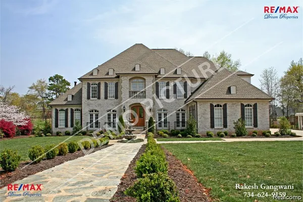 $799,999 | 31111 Lahser Road, Beverly Hills, MI 48025