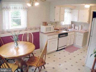 1583 Eden Road Lancaster, PA 17601 - Photo 5 of 8