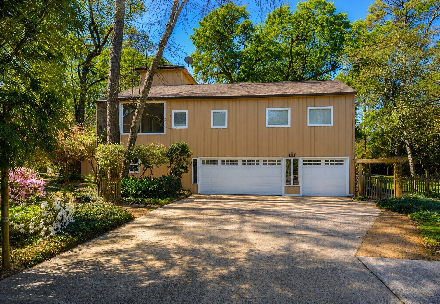 1 Holly Tree Lane Spring, TX 77373 - Photo 2 of 12